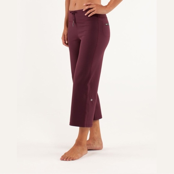 LULULEMON Relaxed Fit Crop Burgundy Pants, size 4 - Picture 15 of 15